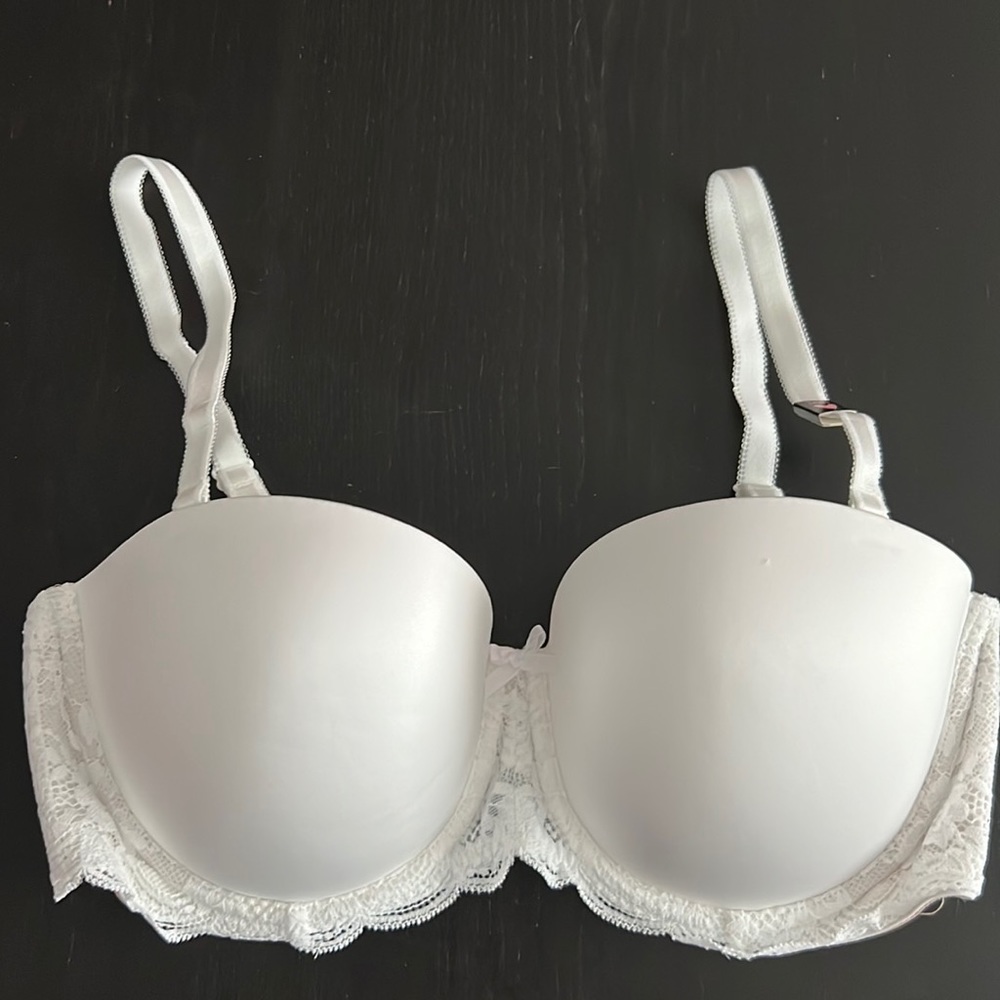 NWT 36D White convertible Victoria’s Secret bra